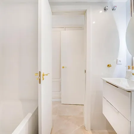Stunning In Puerto Banus Apartment *